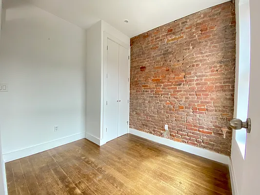 Rented by REAL New York | media 9