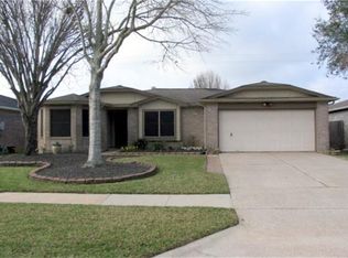 1726 Oak Meadow Dr, Kemah, TX 77565