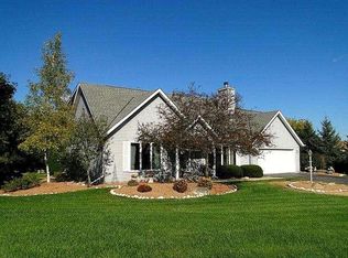 30834 Parkview Rd, Waterford, WI 53185