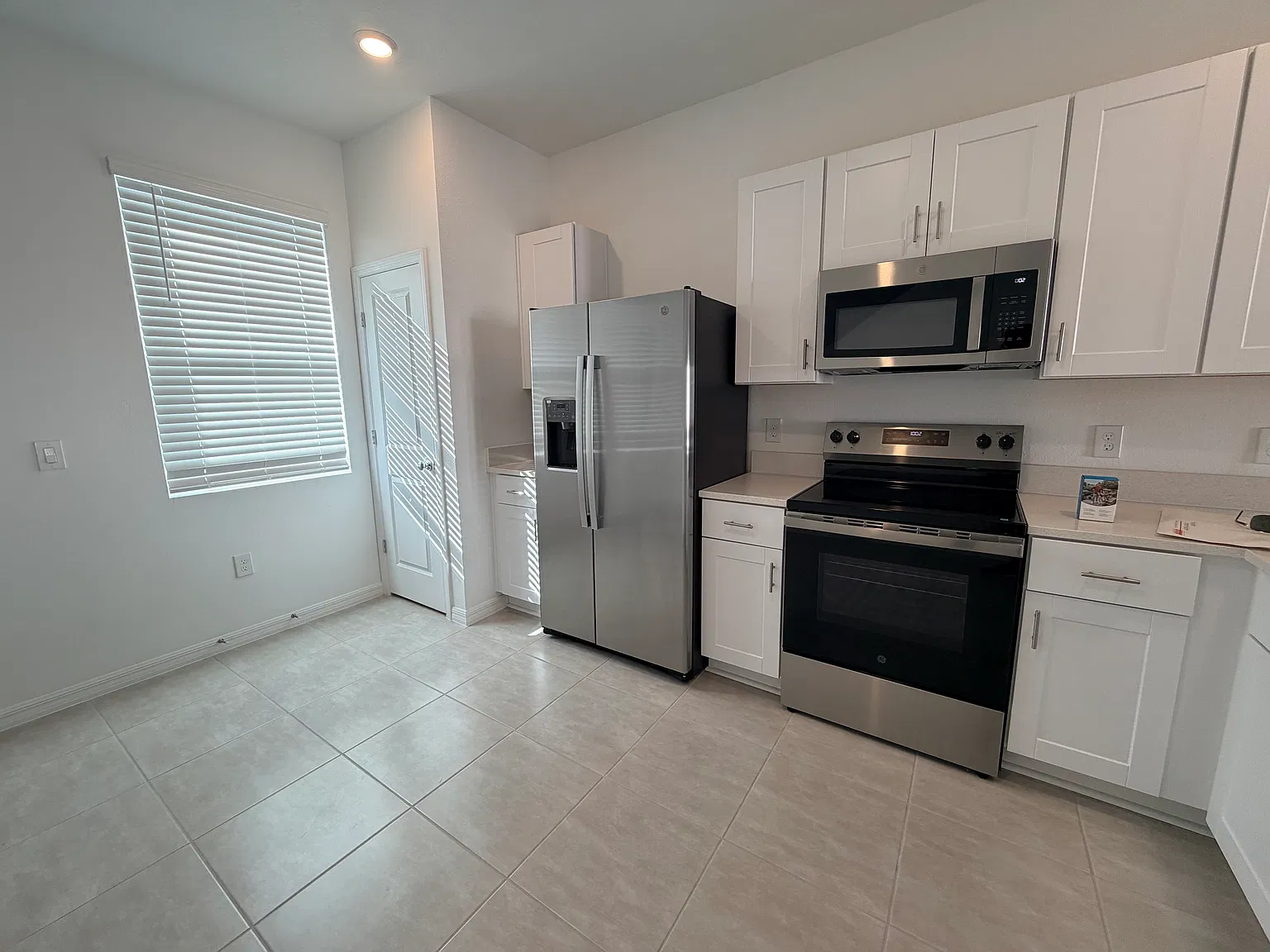 2 bed, 2.5 bath, 1219 sqft, $1,500 — Photo 2