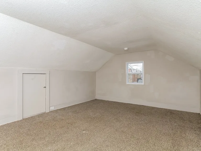 155352_026_main_bedroom_13449402.jpg