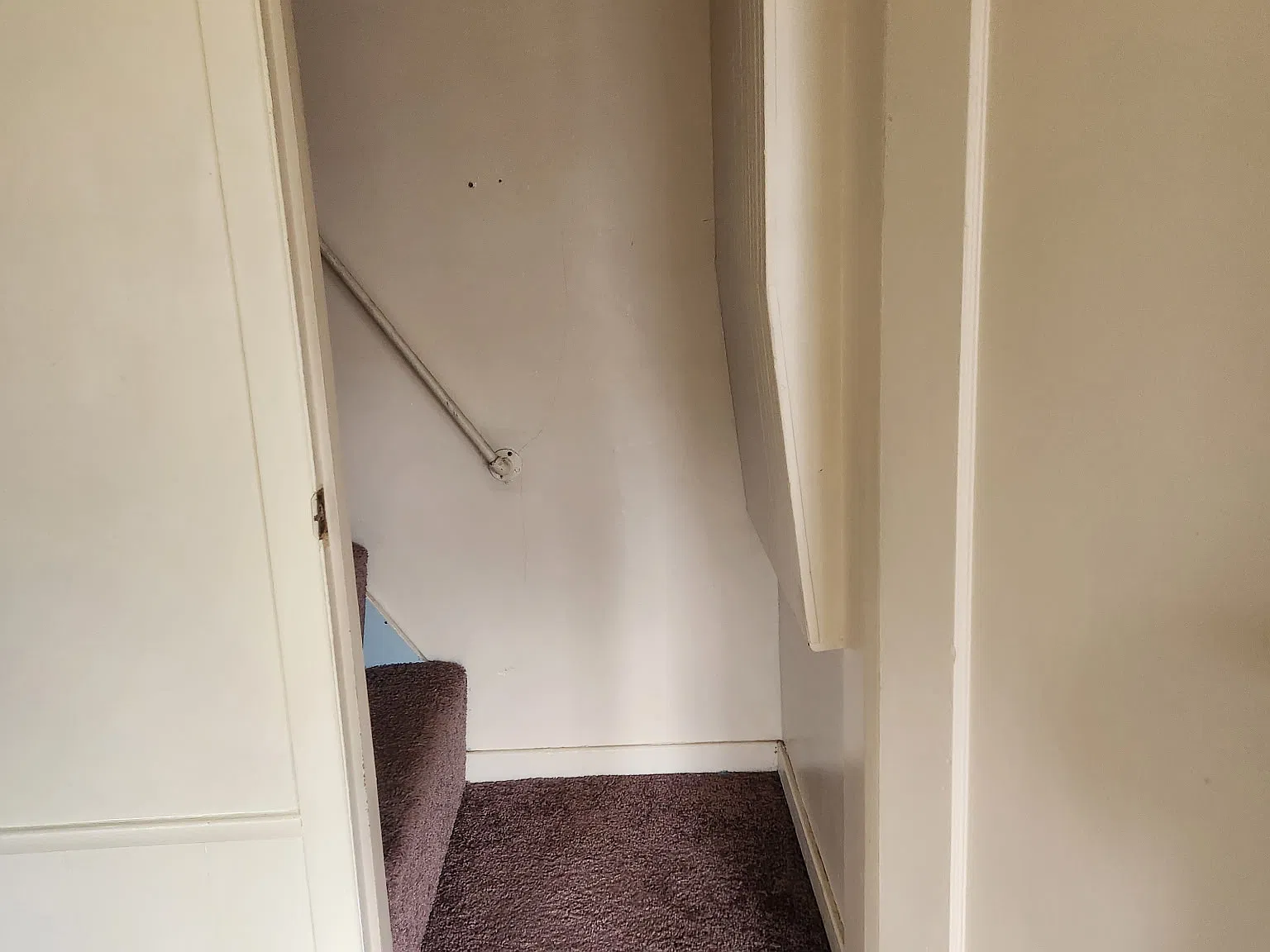 3 bed, 900 sqft, $1,300 — Photo 3