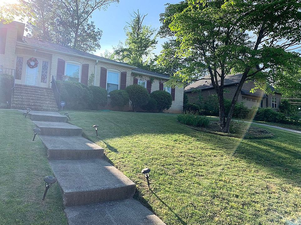 1st image of 718 Staffordshire Dr