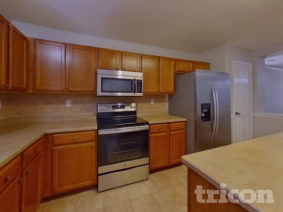 5th image of 233 Waterlemon Way