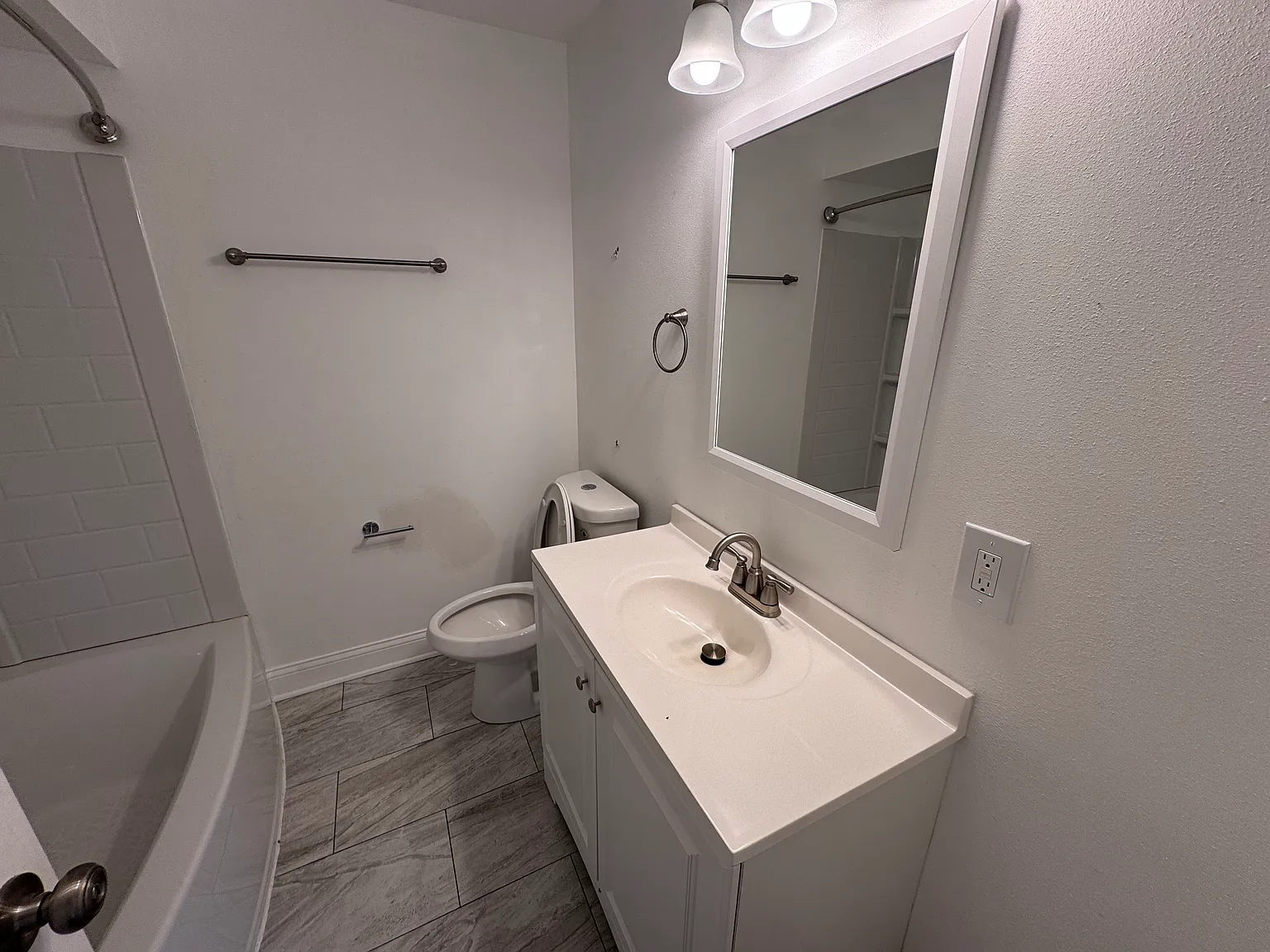 3 bed, 1158 sqft, $1,925 — Photo 4