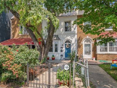 1237 17th St NE, Washington, DC, 20002