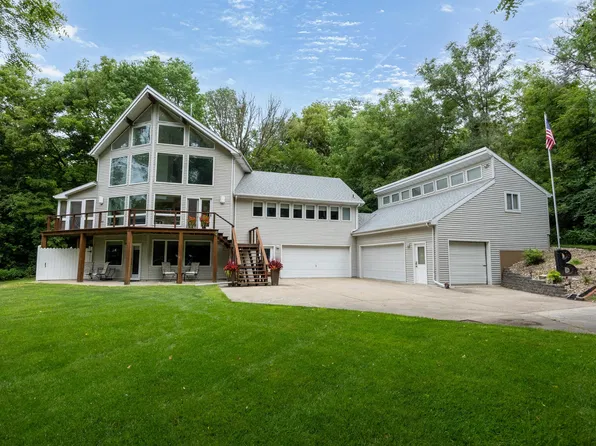 16514 Dixon Dr, Honey Creek, IA 51542