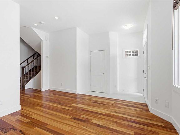 3rd image of 2623 E 25a St SW