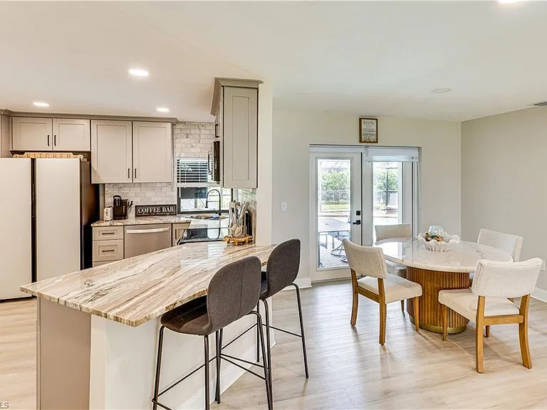 6030 Perthshire Ln — Photo 7