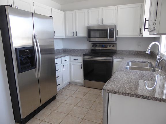 3rd image of 1815 La Casa Ln SE