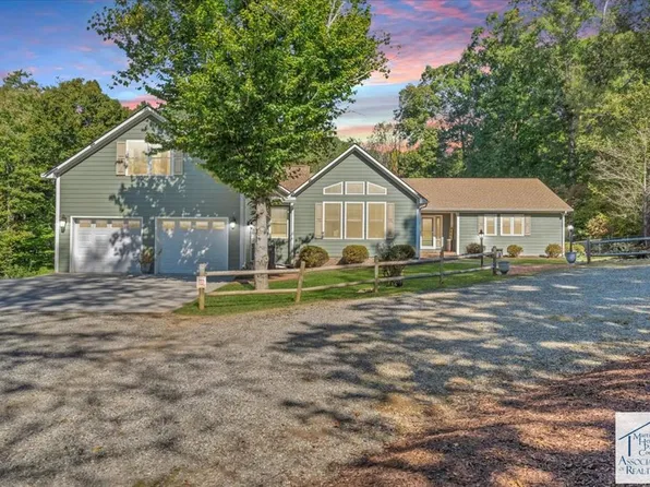 621 Country Place Rd, Axton, VA 24054