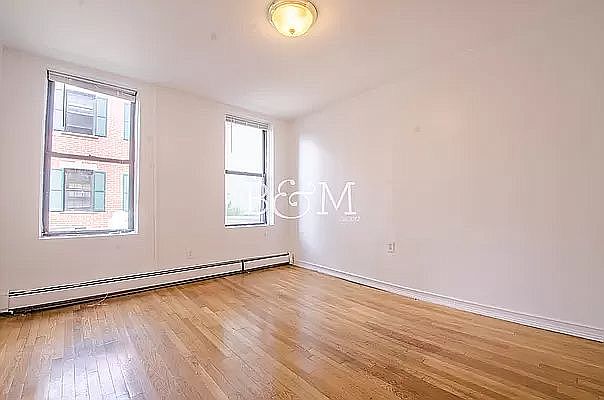 1st image of 933A Pacific St #1A