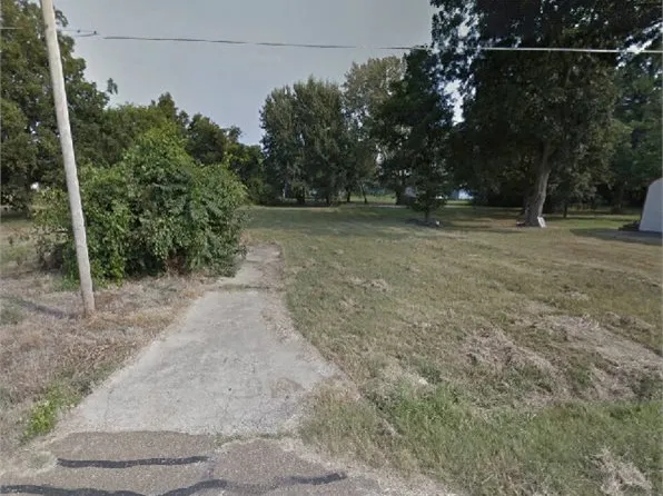 1924 Crawford St, Forrest City, AR 72335