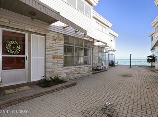 7619 N Eastlake Ter, Chicago, IL 60626