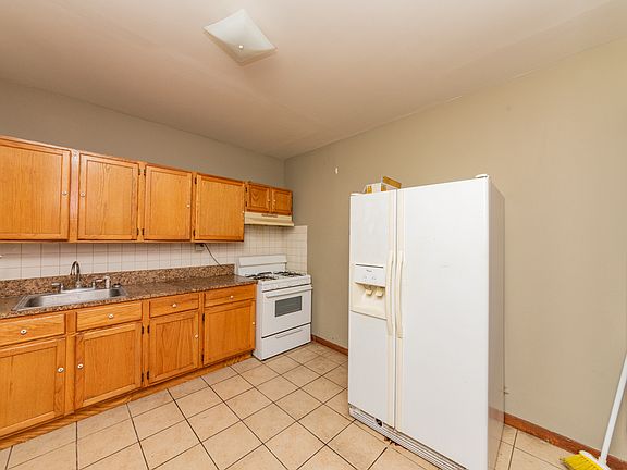 2nd image of 3560 W Cortland St #1N