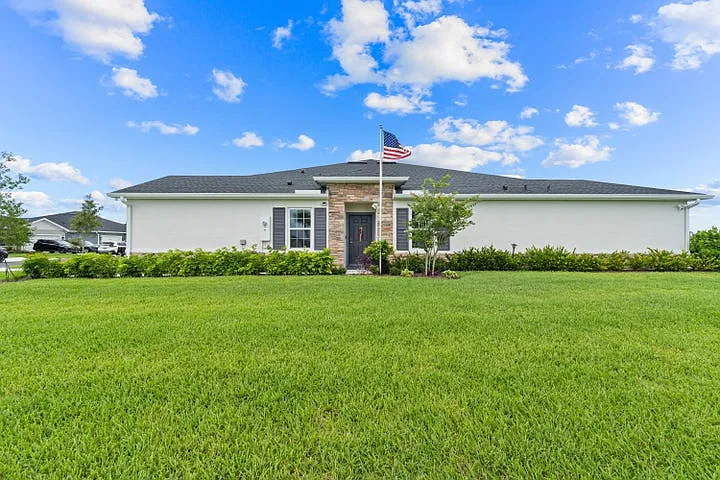 3 bed, 1503 sqft, $2,700 — Photo 1