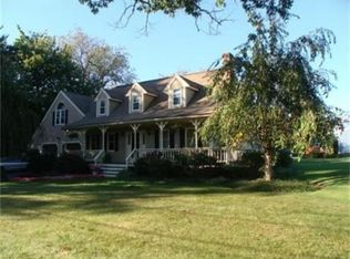 31 McGuire Rd, Sutton, MA 01590