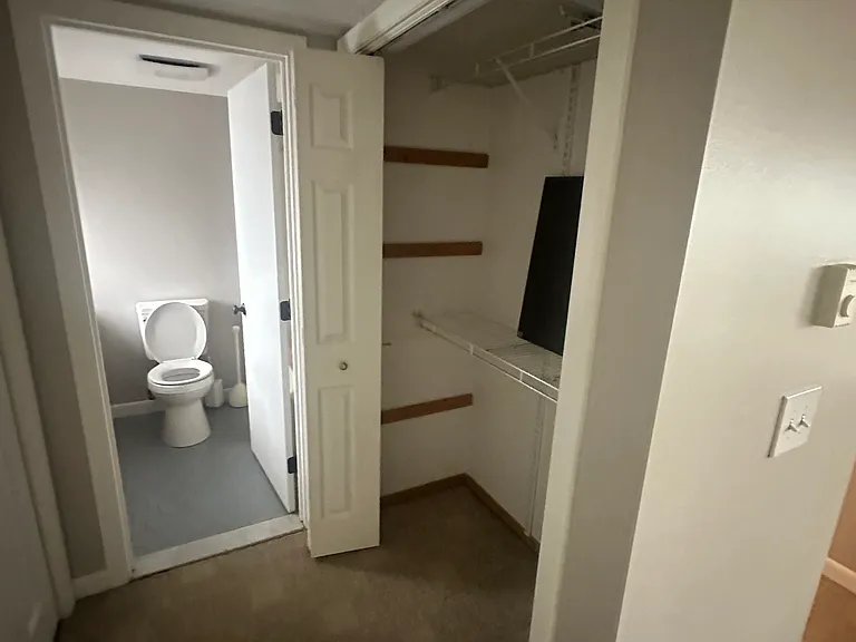 482 East St #18 — Photo 15