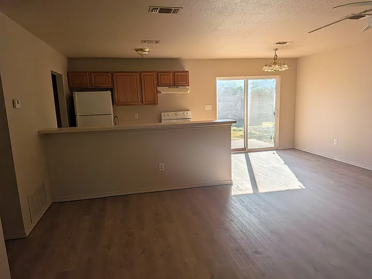 6205 S Lakeside Hills Ct — Photo 3