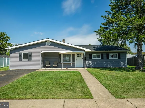 48 Beechtree Rd, Levittown, PA 19057