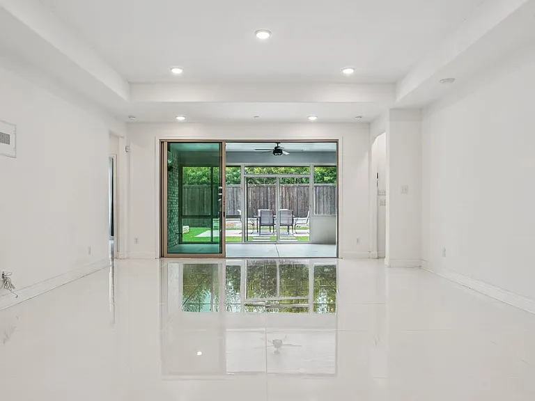 329 Magnolia St — Photo 29