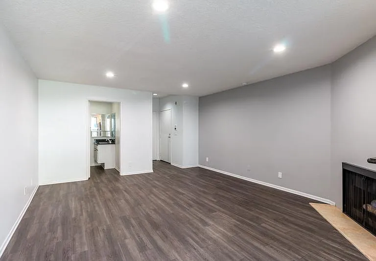 330 Sqft Studio