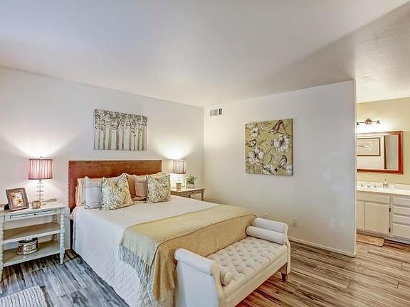 5th image of 7624 Hollister Ave