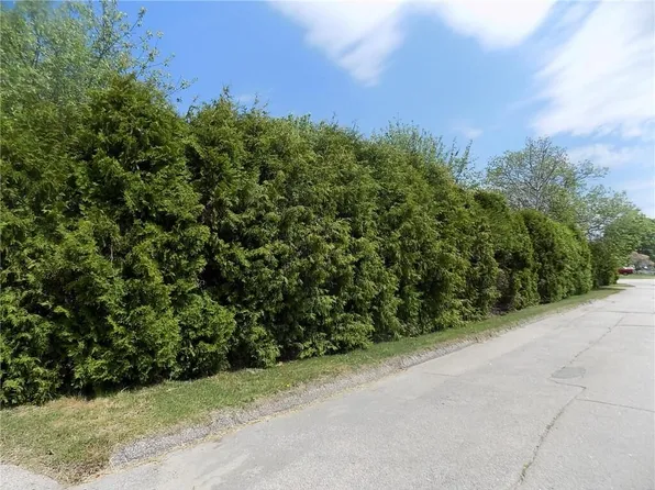 10 Raymond St, Westerly, RI 02891