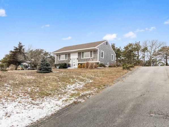 6 Professional Heights Rd #1