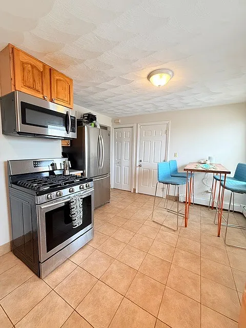 3 bed, 1200 sqft, $2,875 — Photo 4