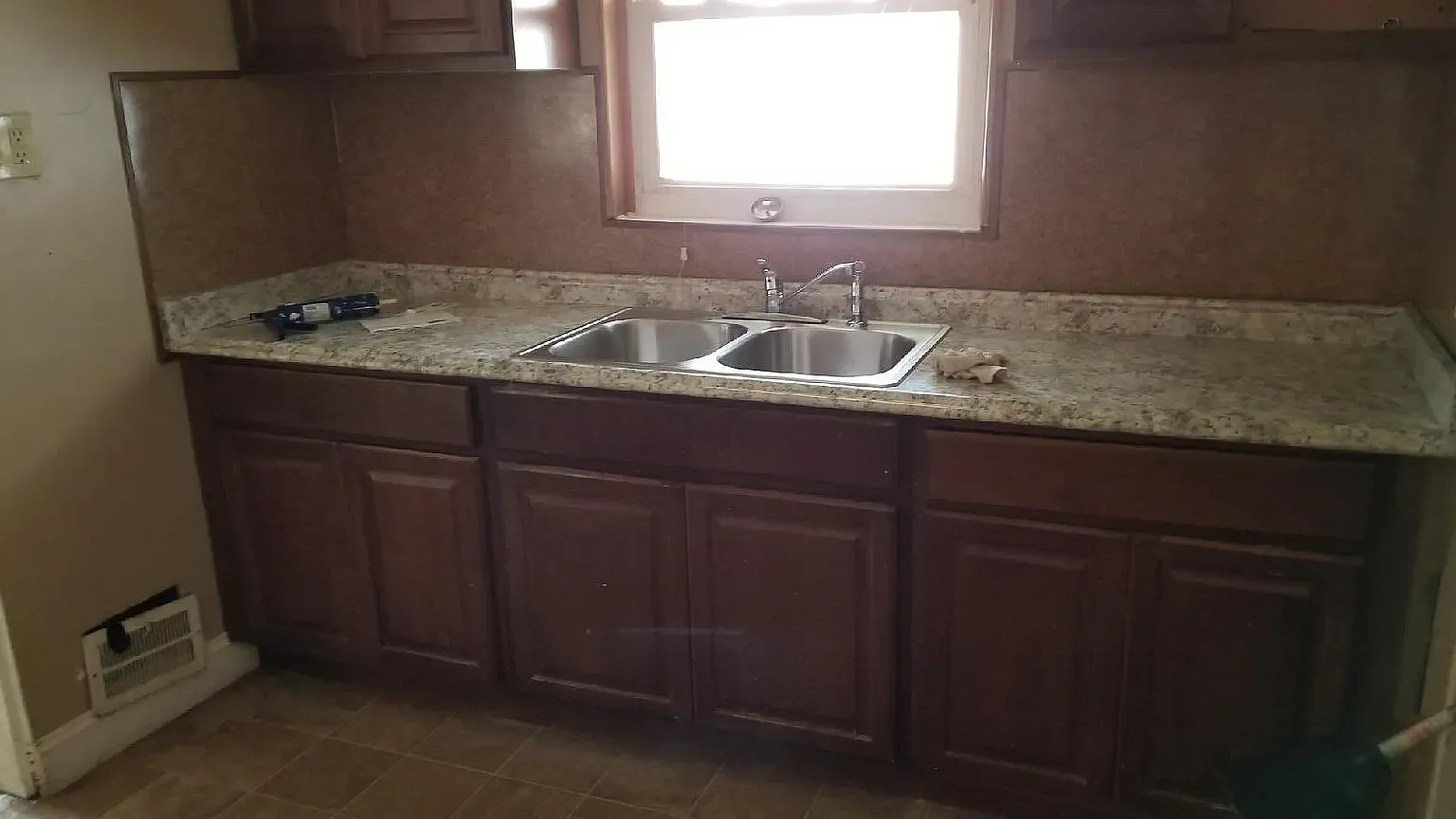 3 bed, 1200 sqft, $1,400 — Photo 3