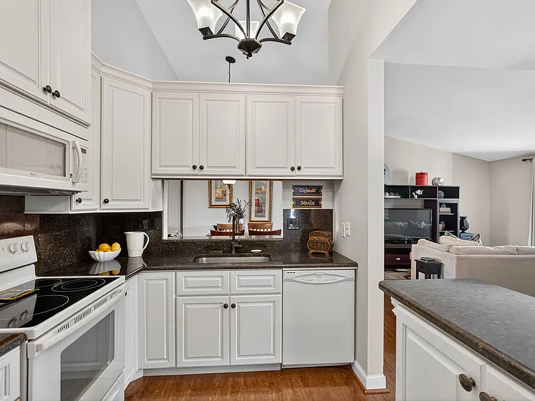 6485 Chasewood Dr #G — Photo 16