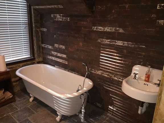 Historic touches in the bathroom