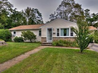 25 Malcolm Rd, North Kingstown, RI 02852