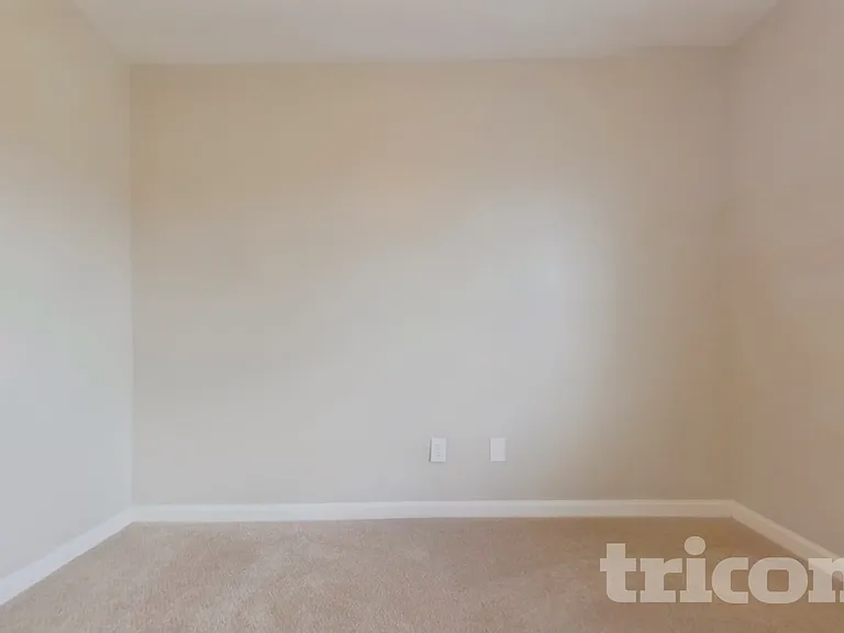 404 Remington Ct — Photo 13