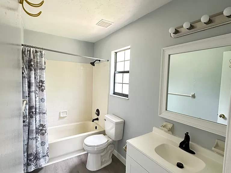 806 NE 7th St — Photo 18