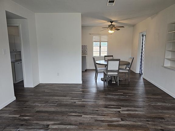 4th image of 309 W Oak St