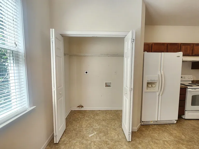 112 Woodcreek Cir — Photo 14