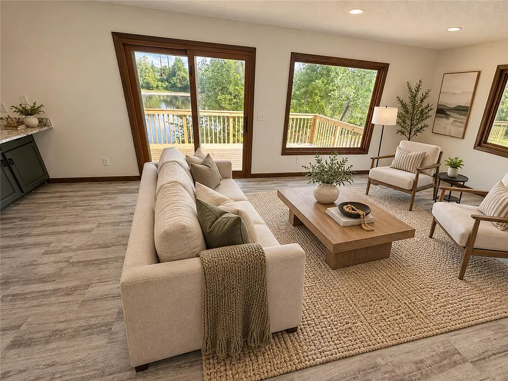 3 bed, 2.0 bath, 1888 sqft, $2,600 — Photo 3