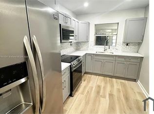 5824 Blueberry Ct, Fort Lauderdale, FL 33313