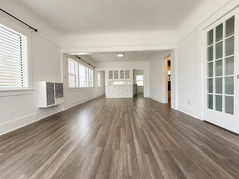 1027 E 2nd St #1027 — Photo 6