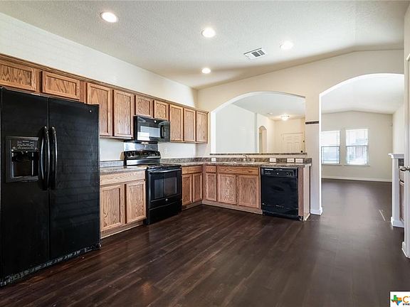 2nd image of 515 Magnolia Wind