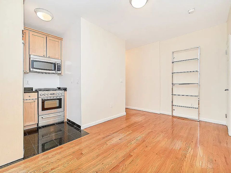1st image of 283 Mott St APT 1R