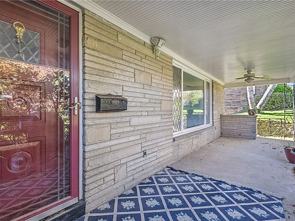 3rd image of 1089 Firwood Dr
