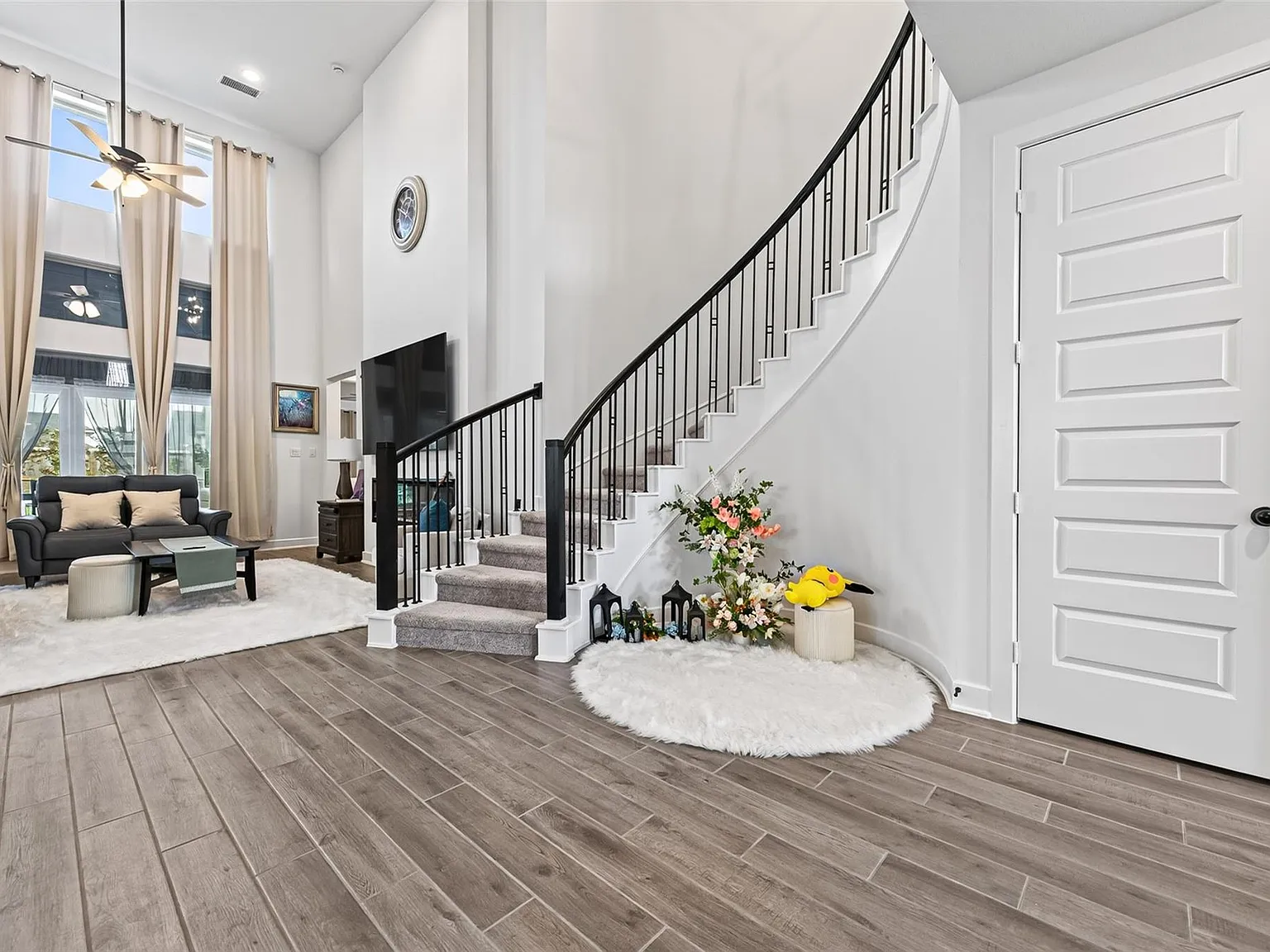 4 bed, 3.5 bath, 3111 sqft, $4,290 — Photo 1