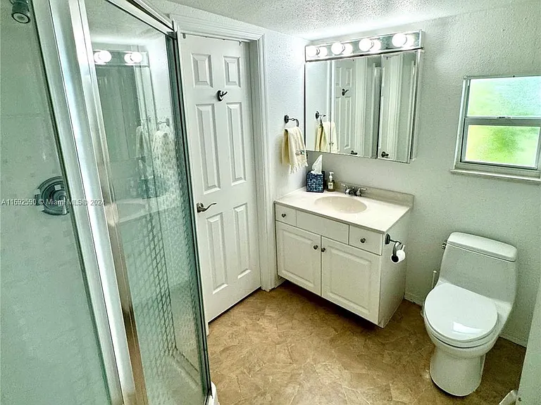 72 Ocean Dr — Photo 26