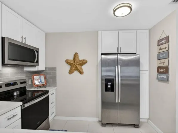 2320 Treasure Isle Dr #A74, Palm Beach Gardens, FL 33410