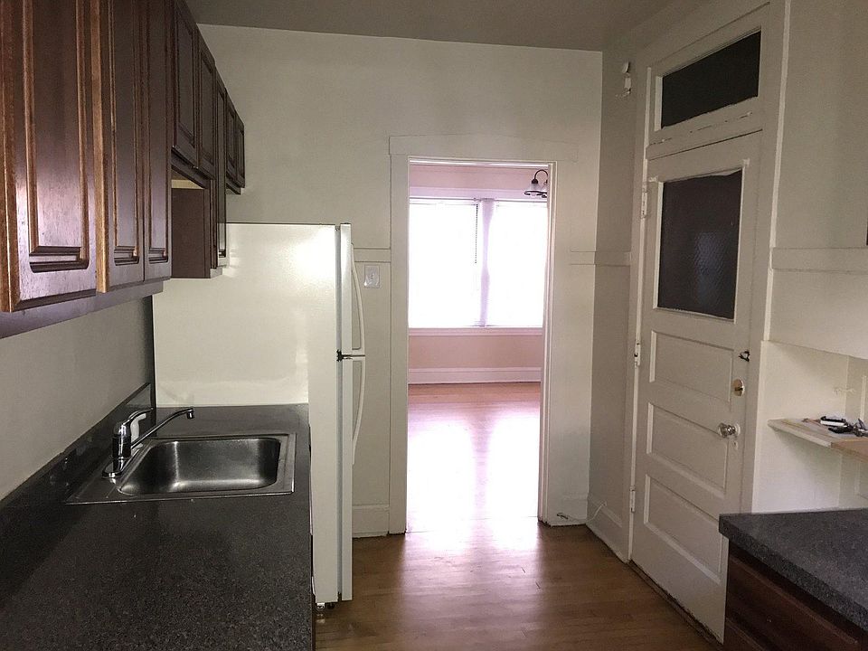 2nd image of 917 Hinman Ave #668c512ea