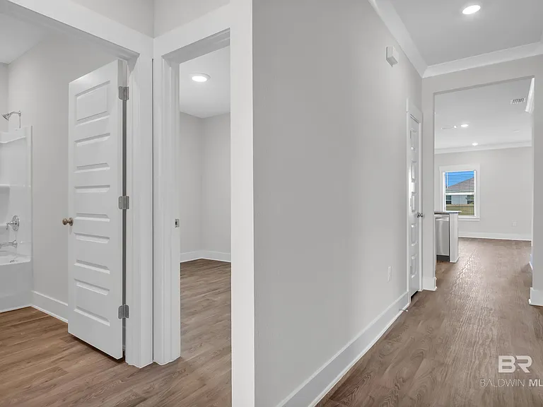 8984 Chabo Cir — Photo 10