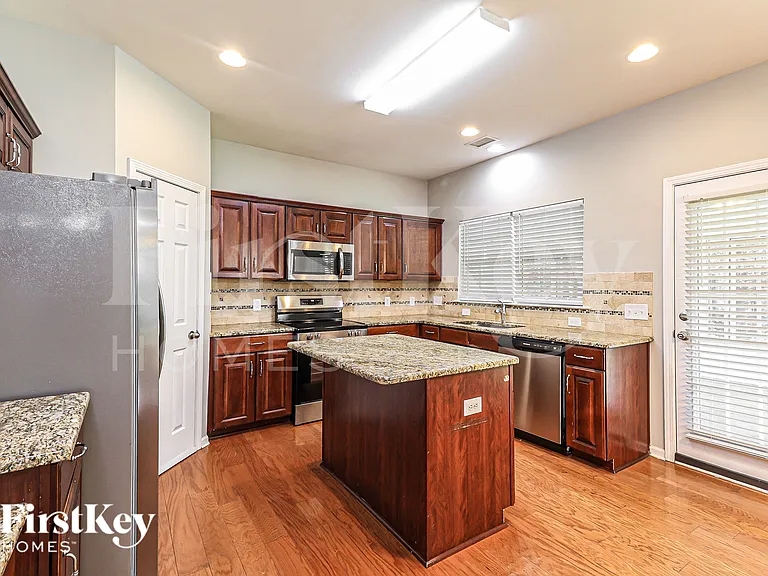 1905 Arbor Crest Ct — Photo 9